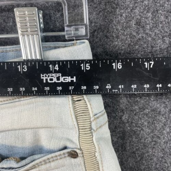 BlankNYC Shorts Women’s 26 Light Wash Raw Hem Distressed Cut Off Denim - Picture 5 of 8